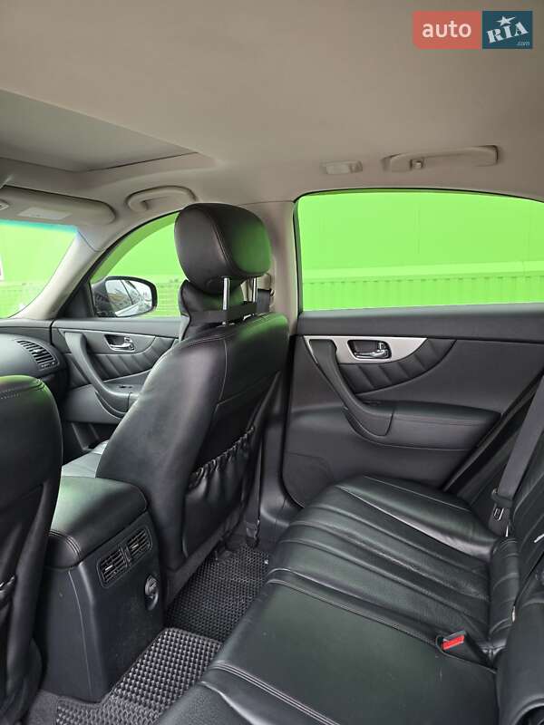 Внедорожник / Кроссовер Infiniti QX70 2014 в Виннице