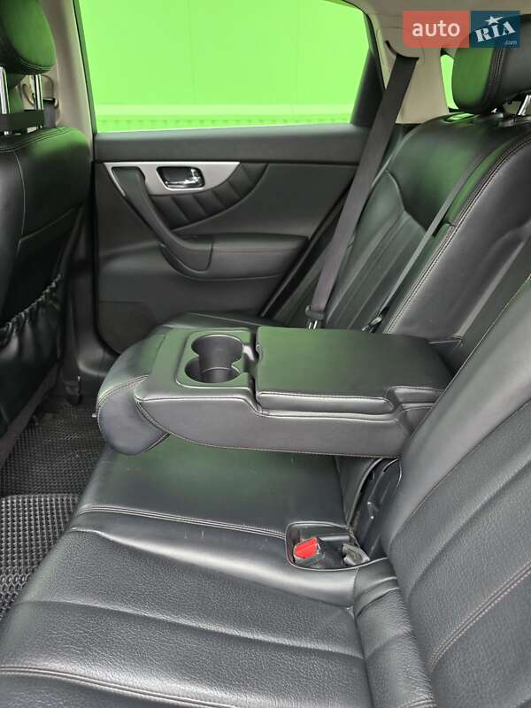 Внедорожник / Кроссовер Infiniti QX70 2014 в Виннице