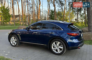Внедорожник / Кроссовер Infiniti QX70 2014 в 