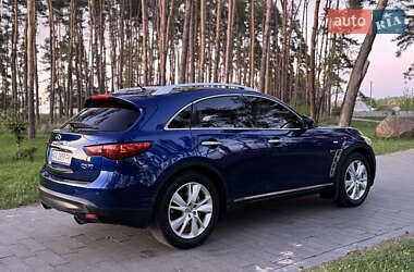 Внедорожник / Кроссовер Infiniti QX70 2014 в 
