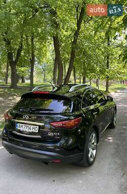 Внедорожник / Кроссовер Infiniti QX70 2013 в 