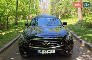 Внедорожник / Кроссовер Infiniti QX70 2013 в 