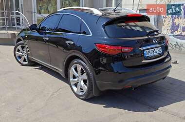 Внедорожник / Кроссовер Infiniti QX70 2013 в 