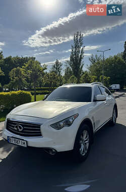 Внедорожник / Кроссовер Infiniti QX70 2013 в 