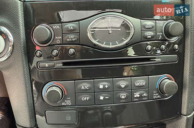 Внедорожник / Кроссовер Infiniti QX70 2013 в 