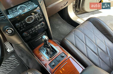 Позашляховик / Кросовер Infiniti QX70 2015 в 