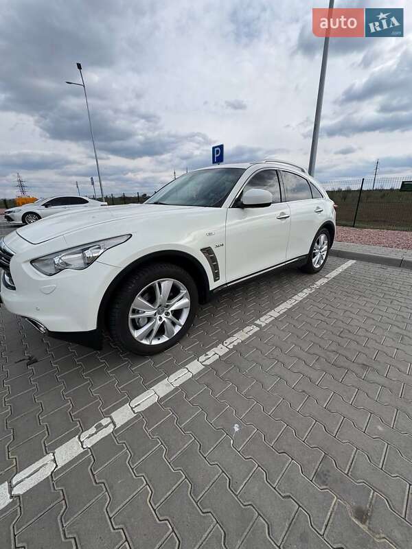 Внедорожник / Кроссовер Infiniti QX70 2013 в Николаеве