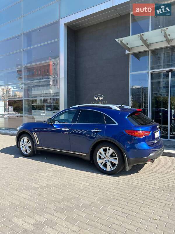 Внедорожник / Кроссовер Infiniti QX70 2013 в Хмельницком