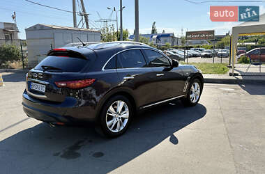 Позашляховик / Кросовер Infiniti QX70 2013 в 