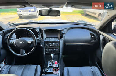 Внедорожник / Кроссовер Infiniti QX70 2014 в 