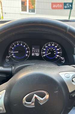 Позашляховик / Кросовер Infiniti QX70 2017 в 