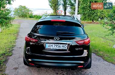 Внедорожник / Кроссовер Infiniti QX70 2013 в 