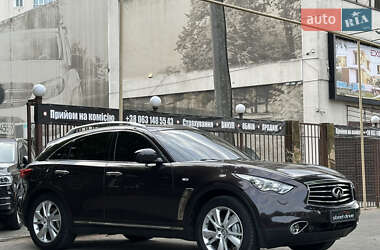 Позашляховик / Кросовер Infiniti QX70 2013 в 