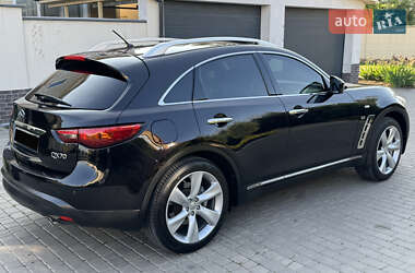 Позашляховик / Кросовер Infiniti QX70 2013 в 