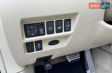 Позашляховик / Кросовер Infiniti QX70 2013 в 