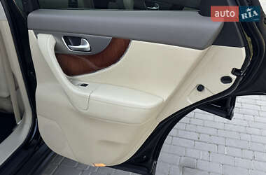Позашляховик / Кросовер Infiniti QX70 2013 в 