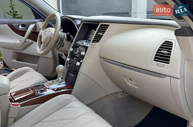 Позашляховик / Кросовер Infiniti QX70 2013 в 