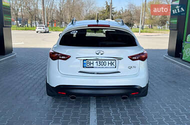 Позашляховик / Кросовер Infiniti QX70 2013 в 