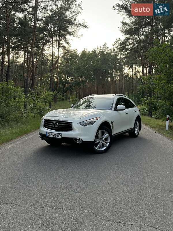 Внедорожник / Кроссовер Infiniti QX70 2014 в Киеве