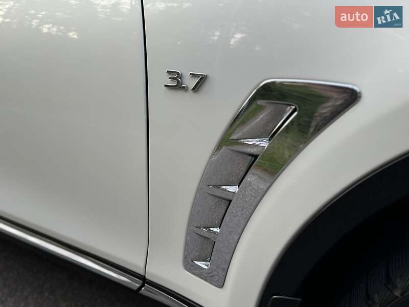 Внедорожник / Кроссовер Infiniti QX70 2014 в Киеве