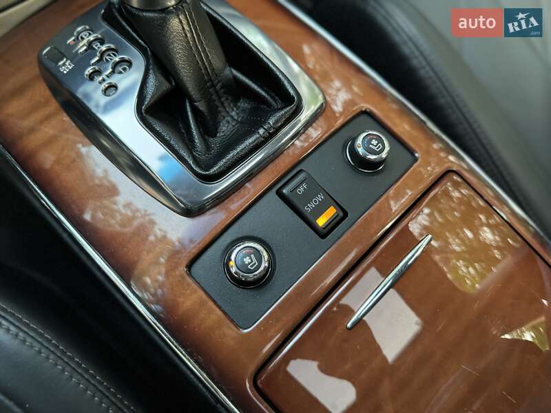 Внедорожник / Кроссовер Infiniti QX70 2014 в Киеве