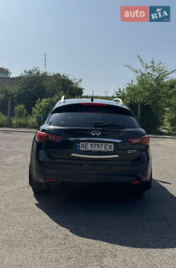Позашляховик / Кросовер Infiniti QX70 2013 в 