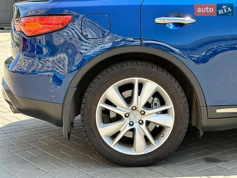 Позашляховик / Кросовер Infiniti QX70 2016 в Одесі