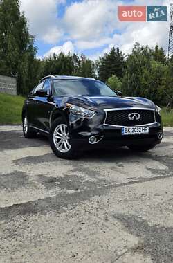 Позашляховик / Кросовер Infiniti QX70 2015 в Вараші