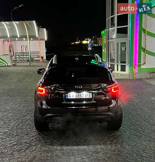 Внедорожник / Кроссовер Infiniti QX70 2014 в Киеве