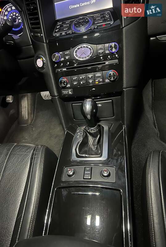 Внедорожник / Кроссовер Infiniti QX70 2014 в Киеве