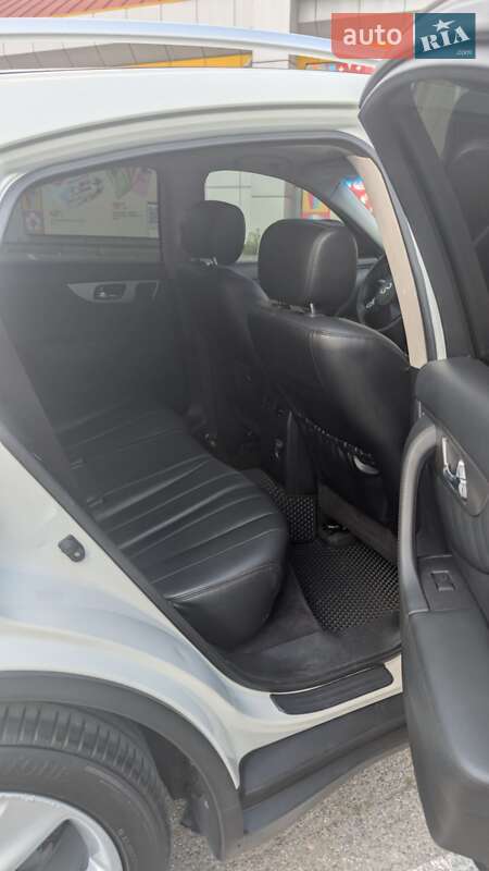 Внедорожник / Кроссовер Infiniti QX70 2013 в Львове