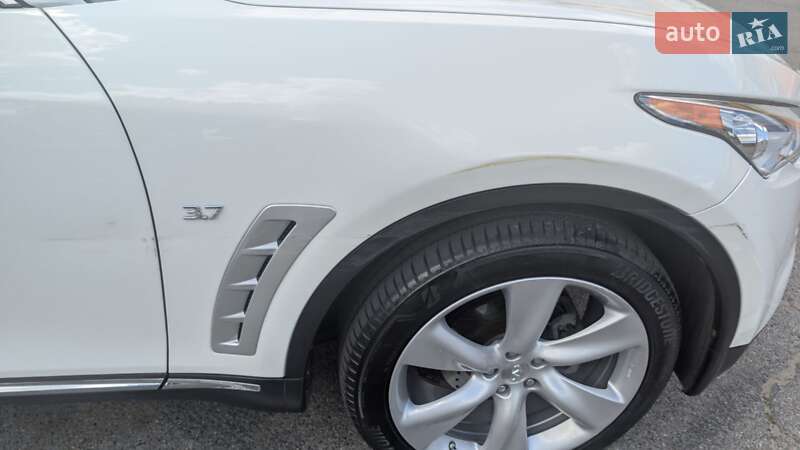 Внедорожник / Кроссовер Infiniti QX70 2013 в Львове