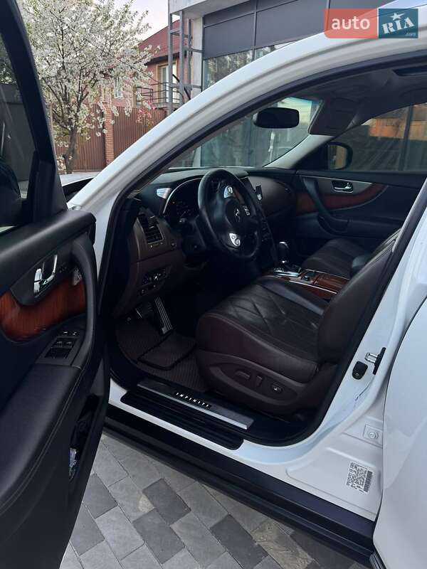 Внедорожник / Кроссовер Infiniti QX70 2013 в Киеве
