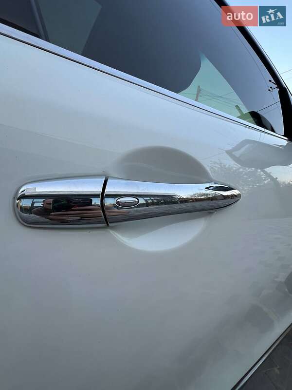 Внедорожник / Кроссовер Infiniti QX70 2013 в Киеве