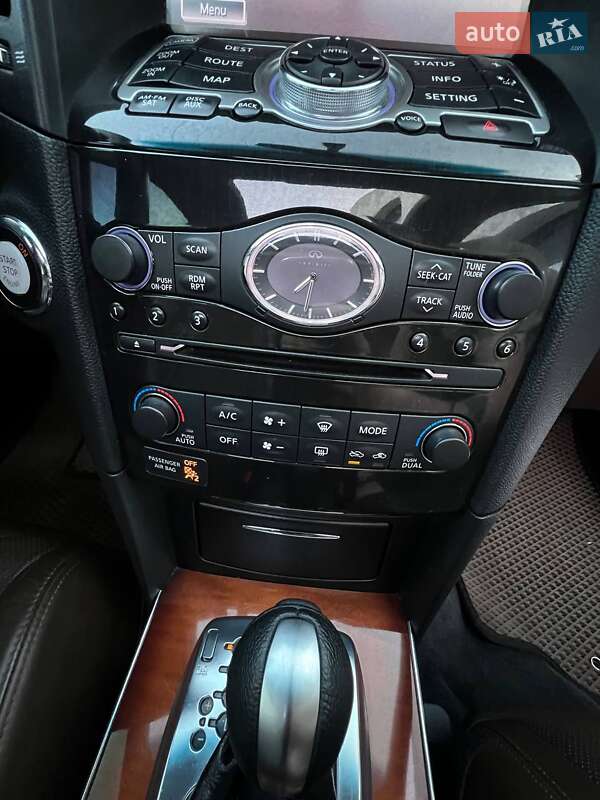 Внедорожник / Кроссовер Infiniti QX70 2013 в Киеве