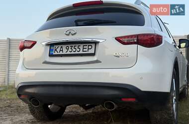 Внедорожник / Кроссовер Infiniti QX70 2013 в 