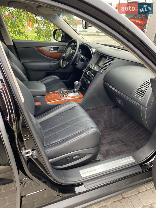 Внедорожник / Кроссовер Infiniti QX70 2016 в Киеве