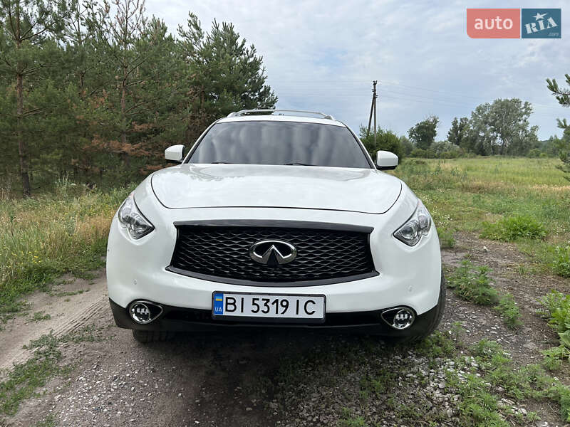 Внедорожник / Кроссовер Infiniti QX70 2014 в Полтаве фото 3 Внедорожник / Кроссовер Infiniti QX70 2014 в Полтаве