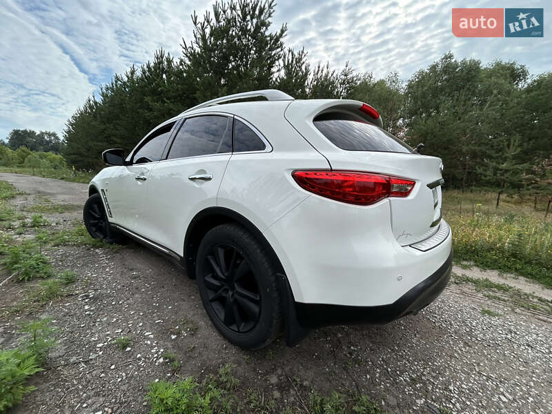 Внедорожник / Кроссовер Infiniti QX70 2014 в Полтаве фото 8 Внедорожник / Кроссовер Infiniti QX70 2014 в Полтаве