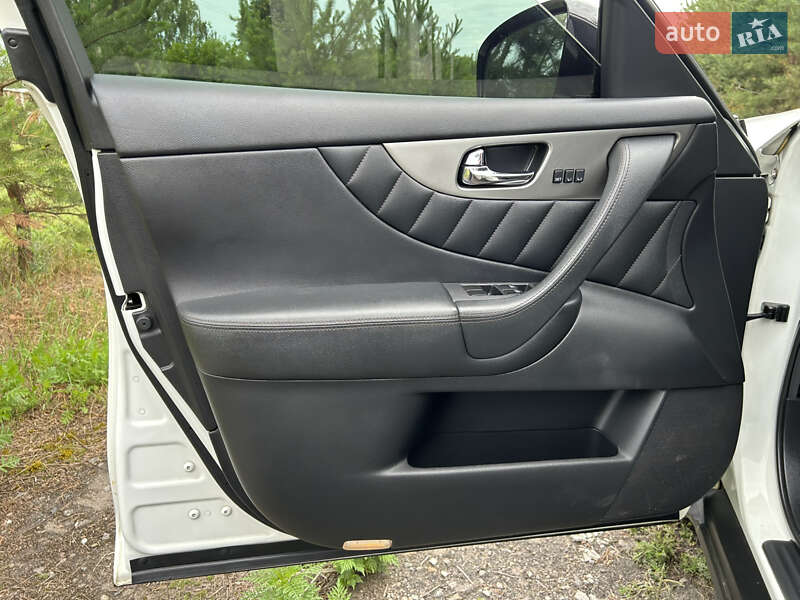 Внедорожник / Кроссовер Infiniti QX70 2014 в Полтаве фото 17 Внедорожник / Кроссовер Infiniti QX70 2014 в Полтаве