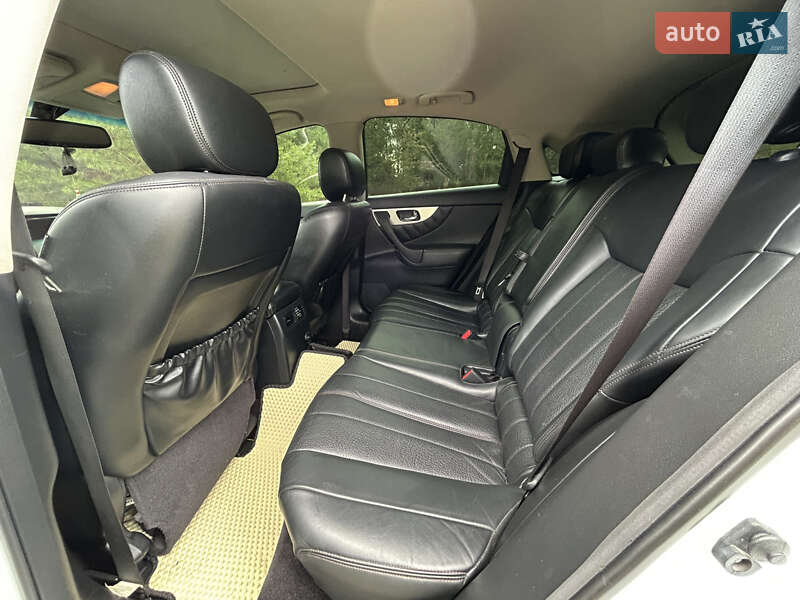 Внедорожник / Кроссовер Infiniti QX70 2014 в Полтаве фото 24 Внедорожник / Кроссовер Infiniti QX70 2014 в Полтаве