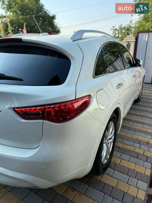 Позашляховик / Кросовер Infiniti QX70 2015 в Вінниці