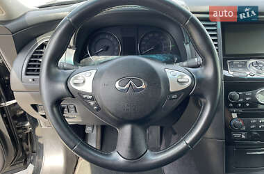 Позашляховик / Кросовер Infiniti QX70 2013 в 