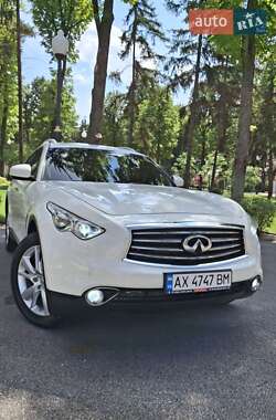Infiniti QX70 2014