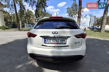 Внедорожник / Кроссовер Infiniti QX70 2014 в 
