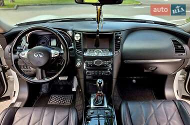 Внедорожник / Кроссовер Infiniti QX70 2014 в 