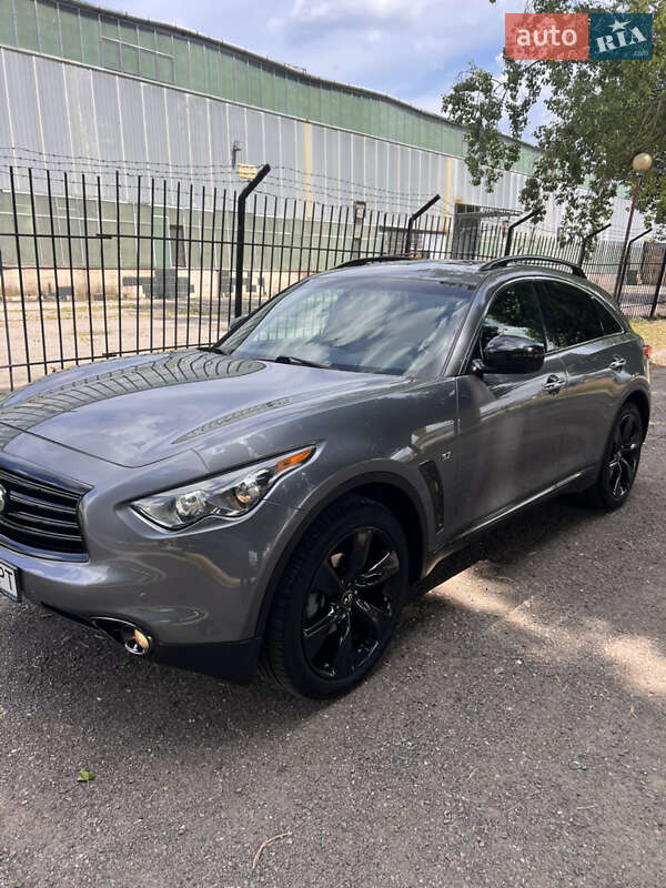 Внедорожник / Кроссовер Infiniti QX70 2015 в Черкассах