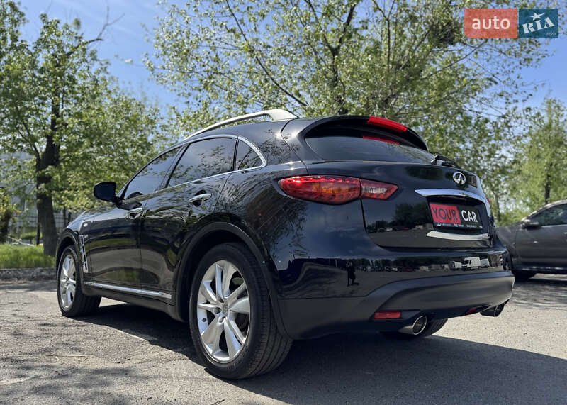 Позашляховик / Кросовер Infiniti QX70 2015 в Києві