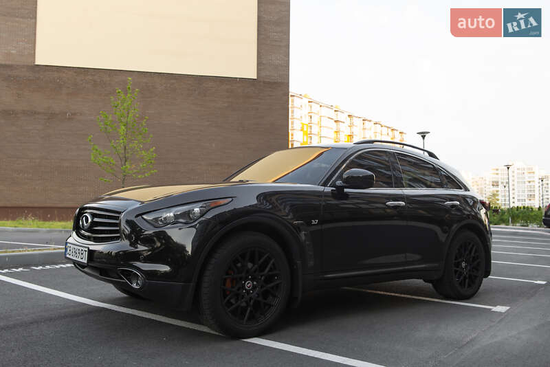 Внедорожник / Кроссовер Infiniti QX70 2015 в Чернигове