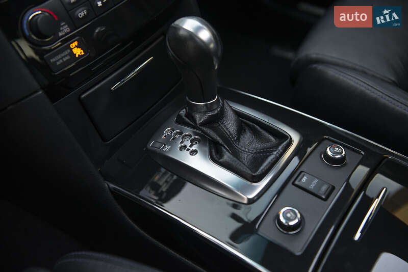 Внедорожник / Кроссовер Infiniti QX70 2015 в Чернигове